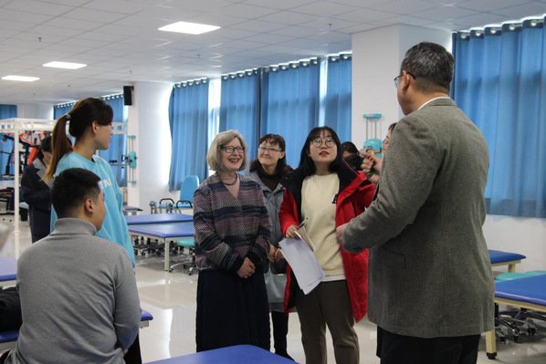 四年 授予学位